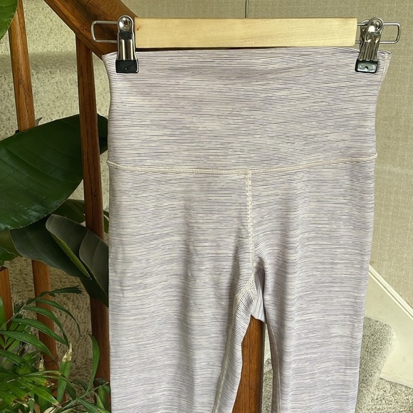 Lululemon Wunder Under Light Gray Purple High-Waisted Leggings - Picture 2 of 11